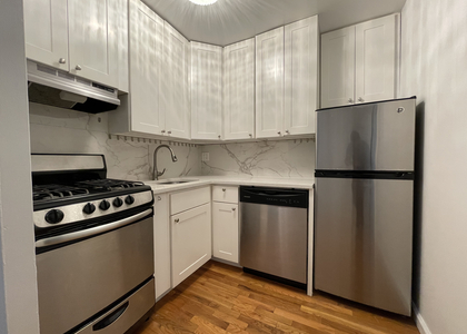 2 Bedrooms, Financial District Rental in NYC for $3,100 - Photo 1