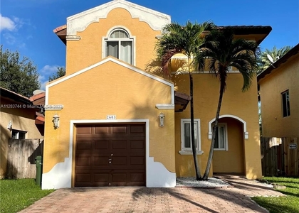 3 Bedrooms, Homestead Rental in Miami, FL for $2,500 - Photo 1