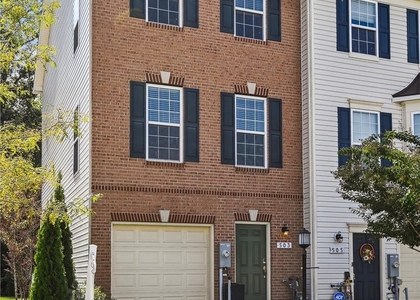 3 Bedrooms, Anne Arundel Rental in Baltimore, MD for $2,700 - Photo 1