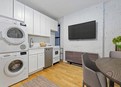 3 Bedrooms, SoHo Rental in NYC for $6,000 - Photo 1