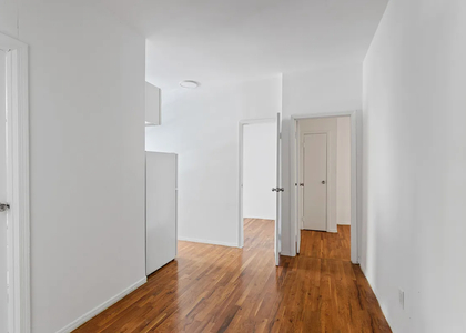 2 Bedrooms, Lincoln Square Rental in NYC for $3,500 - Photo 1