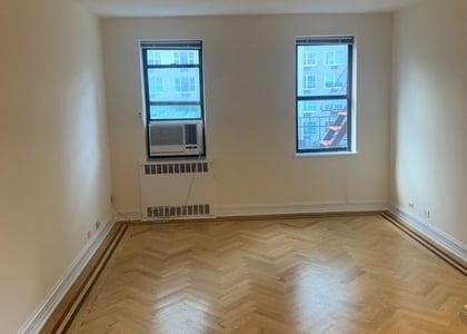 3 Bedrooms, Yorkville Rental in NYC for $5,000 - Photo 1
