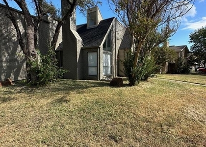 2 Bedrooms, Saint Claire Woods Townhouses Rental in Dallas for $1,500 - Photo 1