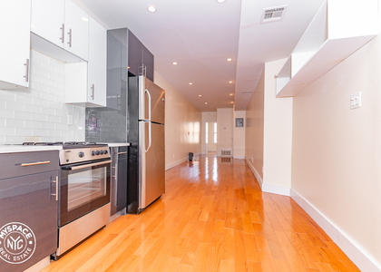 2 Bedrooms, Greenpoint Rental in NYC for $3,599 - Photo 1