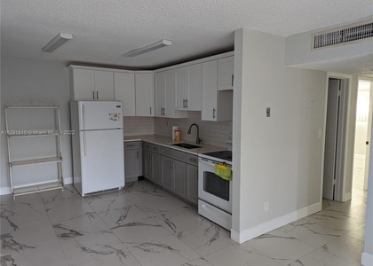 2 Bedrooms, Delwood West Condominiums Rental in Miami, FL for $2,000 - Photo 1