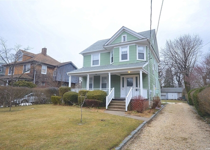 4 Bedrooms, Great Neck Rental in Long Island, NY for $4,700 - Photo 1