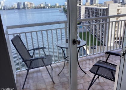 2 Bedrooms, Miami Beach Rental in Miami, FL for $3,000 - Photo 1
