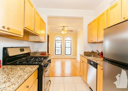 3 Bedrooms, Lincoln Park Rental in Chicago, IL for $3,115 - Photo 1