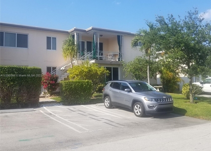 2 Bedrooms, Lakeside Co-Op Rental in Miami, FL for $3,000 - Photo 1