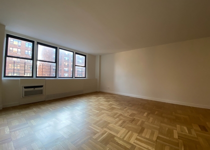 2 Bedrooms, Yorkville Rental in NYC for $6,300 - Photo 1