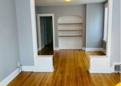 2 Bedrooms, Roscoe Village Rental in Chicago, IL for $1,995 - Photo 1