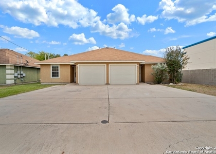 2 Bedrooms, Oelkers Acres Rental in New Braunfels, TX for $1,400 - Photo 1