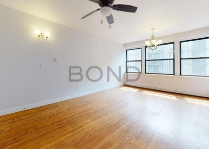 2 Bedrooms, Hell's Kitchen Rental in NYC for $4,450 - Photo 1