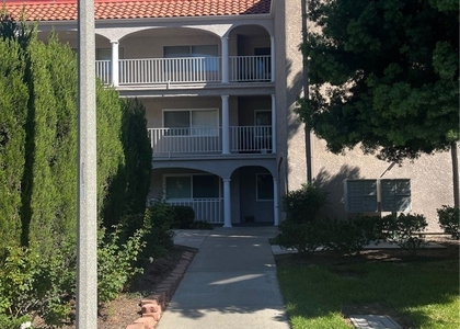 2 Bedrooms, Orange Rental in Los Angeles, CA for $2,800 - Photo 1