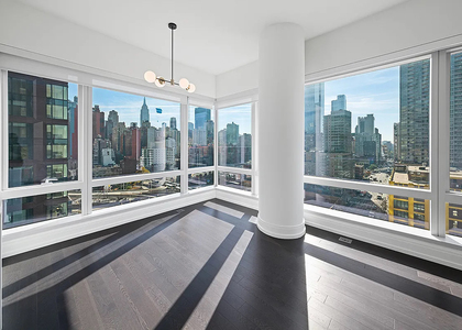 Tenth Avenue - Photo 1