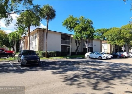 3 Bedrooms, Forest Hills Rental in Miami, FL for $2,500 - Photo 1
