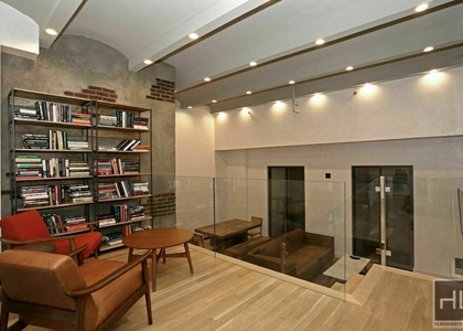 7 Bedrooms, Gramercy Park Rental in NYC for $11,874 - Photo 1