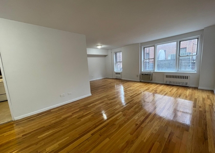 2020 Grand Concourse - Photo 1