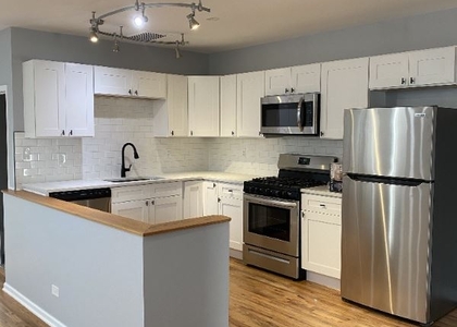 2 Bedrooms, Roscoe Village Rental in Chicago, IL for $2,200 - Photo 1