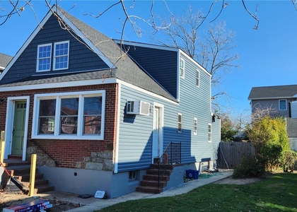 2 Bedrooms, East End North Rental in Long Island, NY for $3,200 - Photo 1