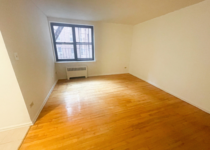 1 Bedroom, Rego Park Rental in NYC for $1,800 - Photo 1