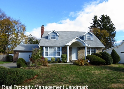 4 Bedrooms, Westbury Rental in Long Island, NY for $3,750 - Photo 1