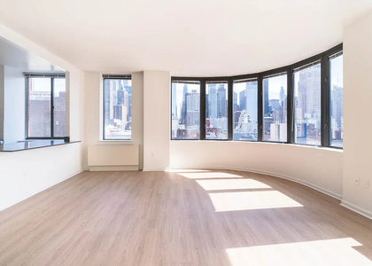 2 Bedrooms, Hell's Kitchen Rental in NYC for $5,483 - Photo 1