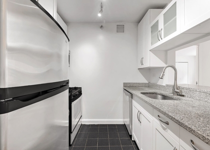 2 Bedrooms, Hell's Kitchen Rental in NYC for $5,395 - Photo 1