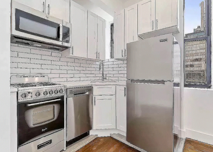 2 Bedrooms, Morningside Heights Rental in NYC for $3,300 - Photo 1