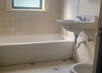 2 Bedrooms, Near West Side Rental in Chicago, IL for $1,100 - Photo 1