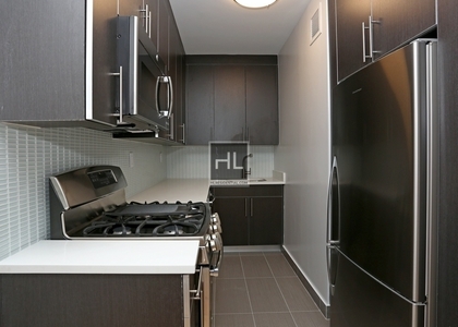 3 Bedrooms, Hell's Kitchen Rental in NYC for $7,100 - Photo 1