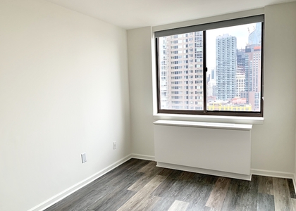 2 Bedrooms, Hell's Kitchen Rental in NYC for $5,775 - Photo 1
