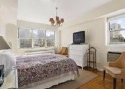 2 Bedrooms, Hell's Kitchen Rental in NYC for $3,950 - Photo 1