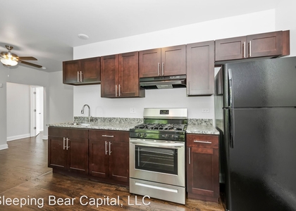 2 Bedrooms, Gresham Rental in Chicago, IL for $1,050 - Photo 1