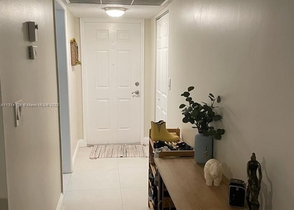 2 Bedrooms, Pine Island Ridge Rental in Miami, FL for $2,100 - Photo 1