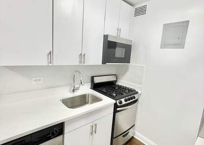 1 Bedroom, Yorkville Rental in NYC for $3,323 - Photo 1