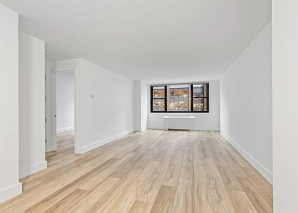 2 Bedrooms, Hell's Kitchen Rental in NYC for $6,225 - Photo 1