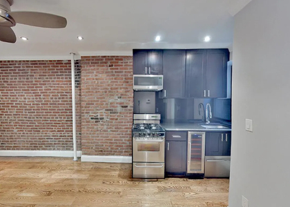 2 Bedrooms, Hell's Kitchen Rental in NYC for $4,495 - Photo 1