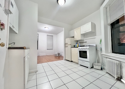 1 Bedroom, Sutton Place Rental in NYC for $2,450 - Photo 1