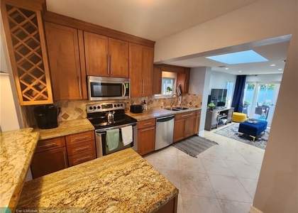 2 Bedrooms, Croissant Park Rental in Miami, FL for $3,750 - Photo 1