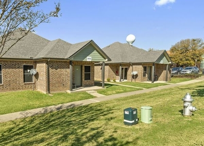 2 Bedrooms, East Grayson Rental in Sherman-Denison, TX for $1,400 - Photo 1