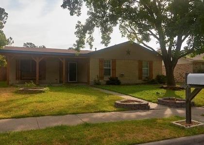 3 Bedrooms, Carriagehouse Rental in Dallas for $1,750 - Photo 1