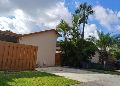 2 Bedrooms, Christian Villas Rental in Miami, FL for $2,150 - Photo 1