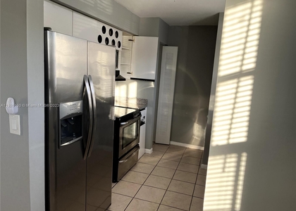 2 Bedrooms, The Wharf Rental in Miami, FL for $2,200 - Photo 1