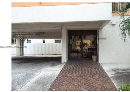 2 Bedrooms, Altos Del Mar South Rental in Miami, FL for $2,250 - Photo 1