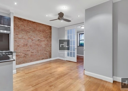 2 Bedrooms, Rose Hill Rental in NYC for $4,495 - Photo 1