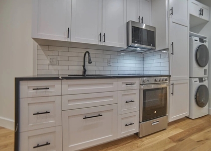 2 Bedrooms, Yorkville Rental in NYC for $4,579 - Photo 1