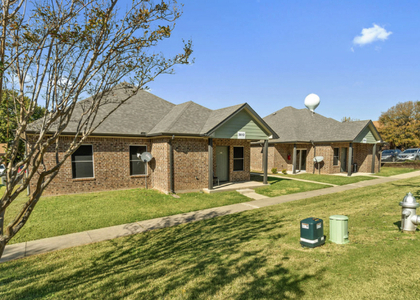 2 Bedrooms, East Grayson Rental in Sherman-Denison, TX for $1,350 - Photo 1