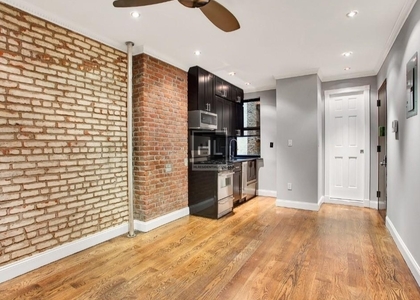 2 Bedrooms, Hell's Kitchen Rental in NYC for $4,495 - Photo 1