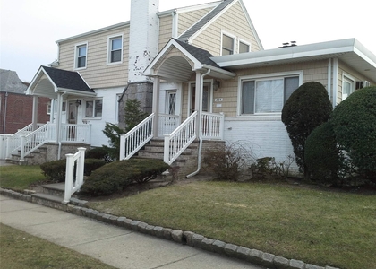2 Bedrooms, Central District Rental in Long Island, NY for $2,600 - Photo 1